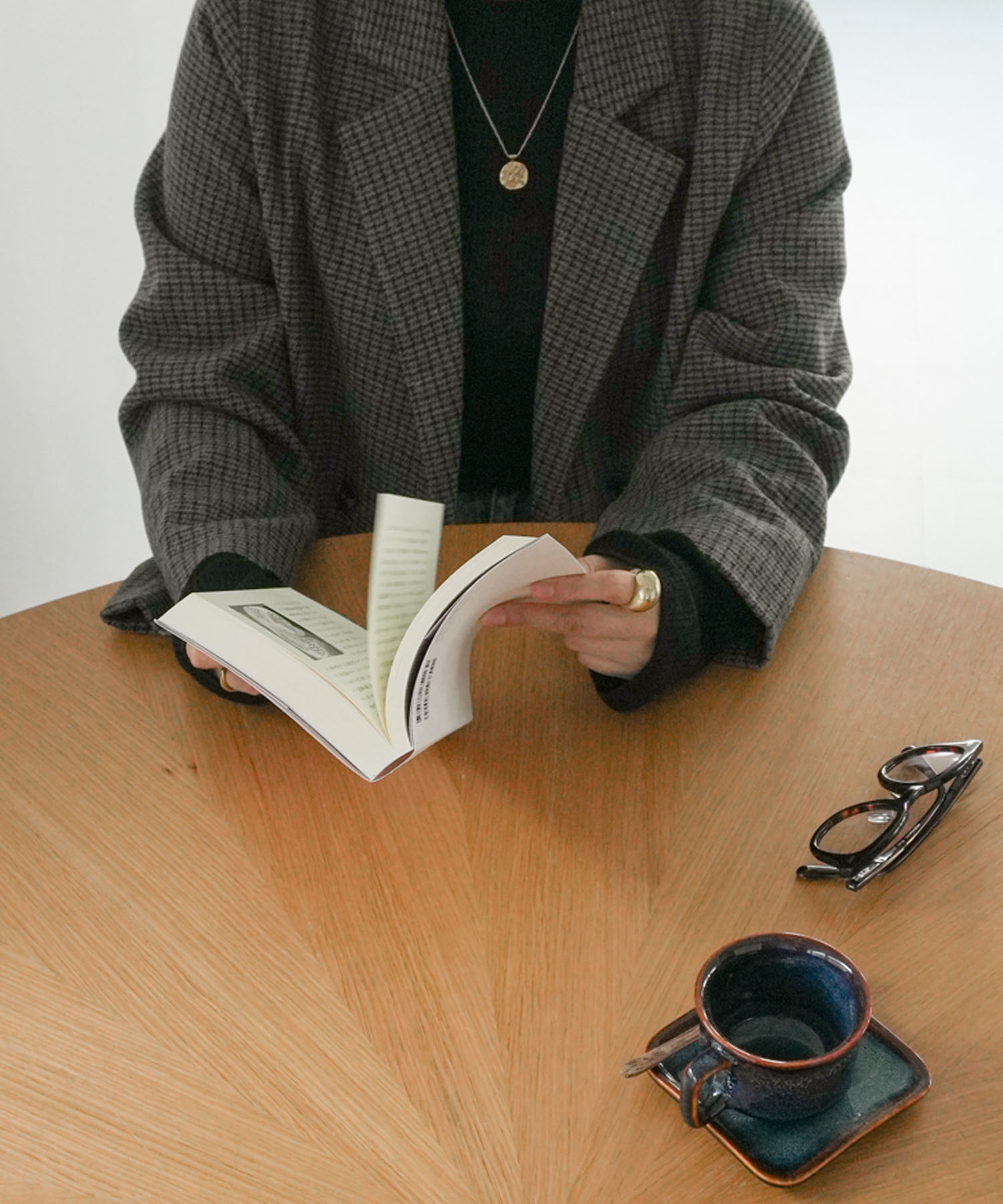 LOOK 02 BOOK CAFE