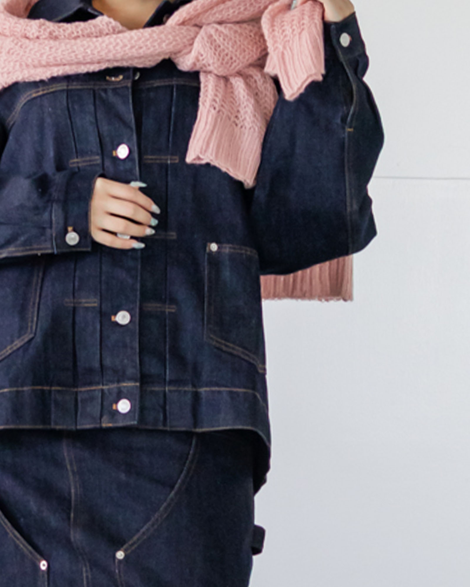 LOOK 01